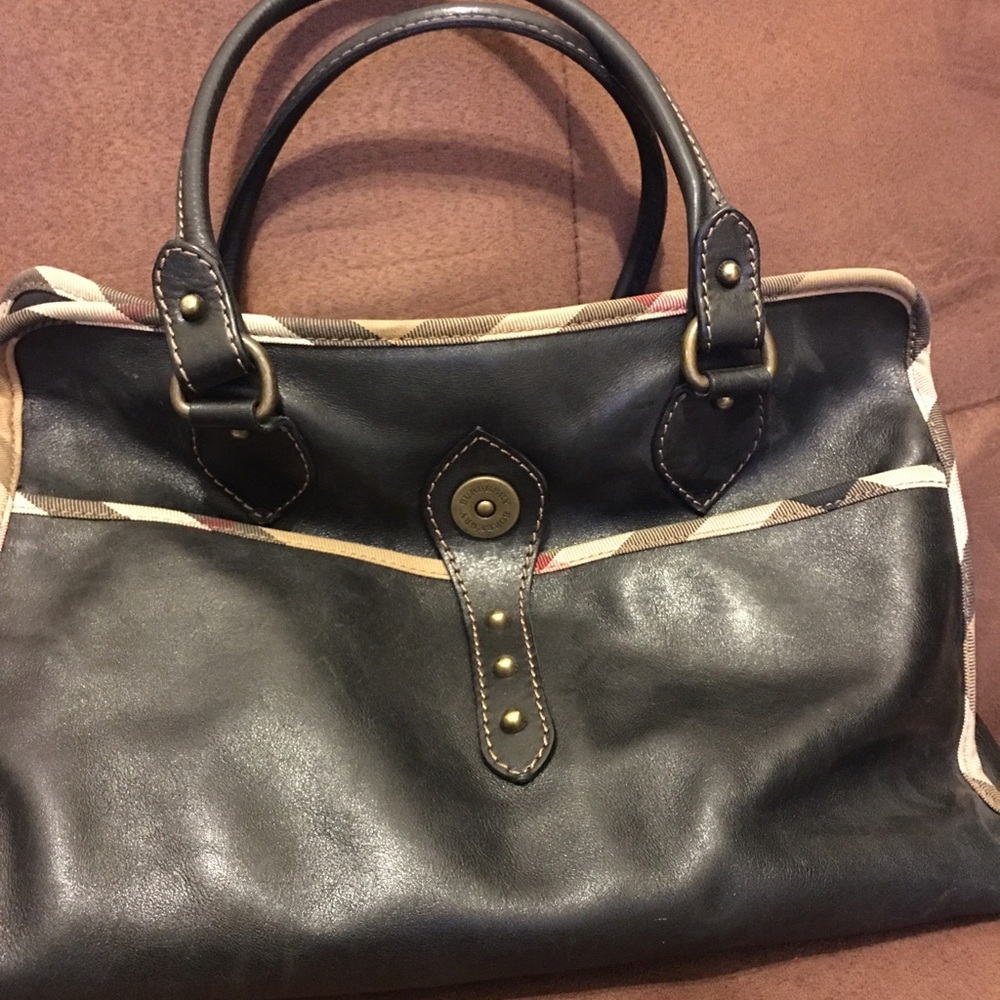 Authentic Burberry Black Leather Tote Bag with beautiful Classic Design